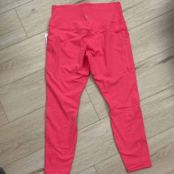 BNWT Lululemon size 12 align 25” cropped legging with pockets in a coral color - Picture 5 of 6